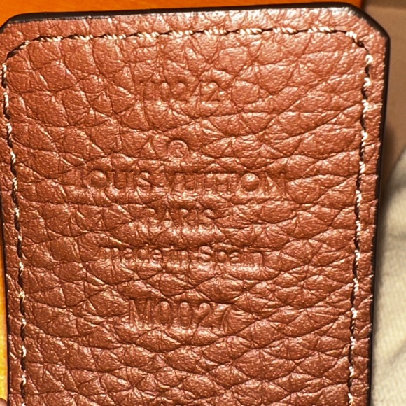 Louis Vuitton reversible Leather Belt - Picture 7 of 7